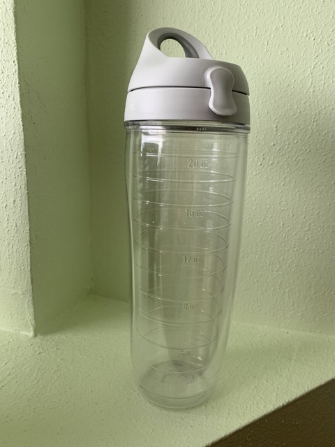 22 oz insulated water bottle