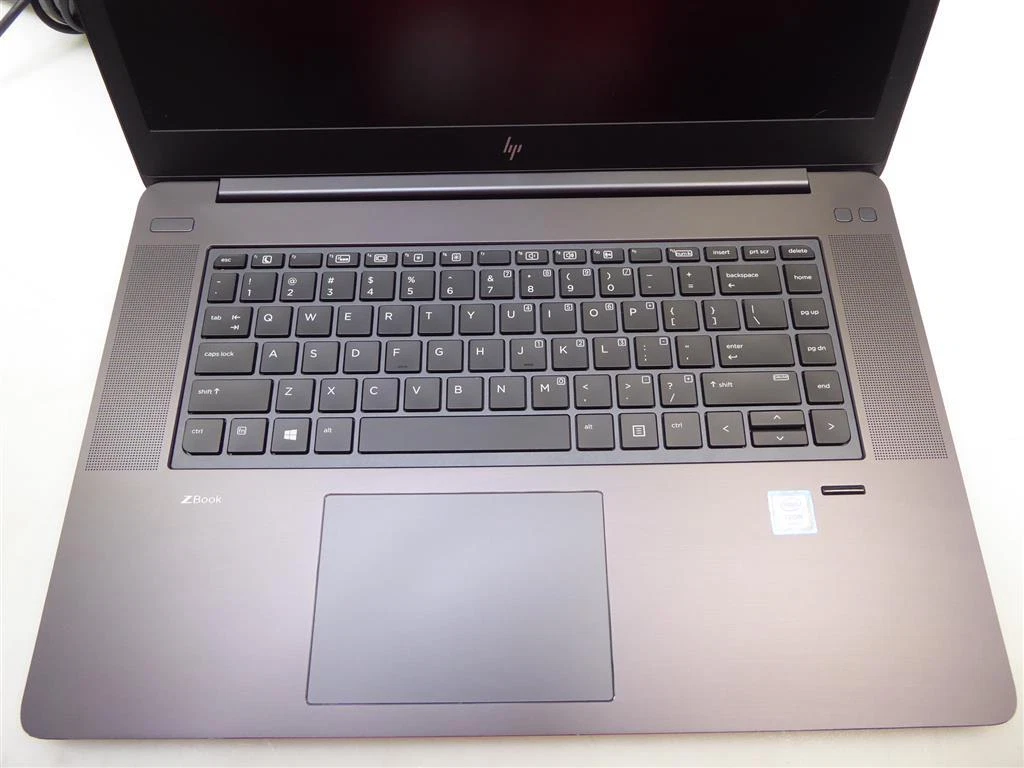 HP ZBook Studio G4 Intel Xeon E3-1505M v6 3GHz 32GB RAM 512GB SSD 15.6