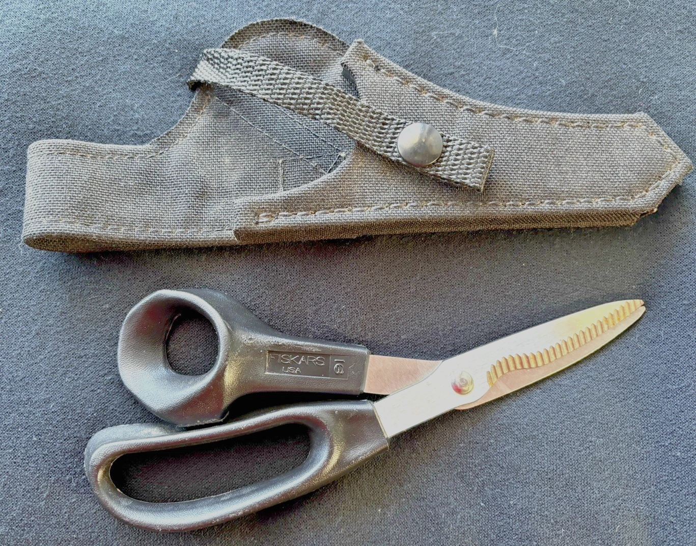 VTG CHEF'S 8" BUTCHER'S/ KITCHEN SHEARS "FISKARS/16" & HOLSTER THAT SNAPS-USA.