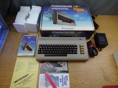 Vint Commodore 64 Vintage Computer Console in Original Box Untested Looks Great