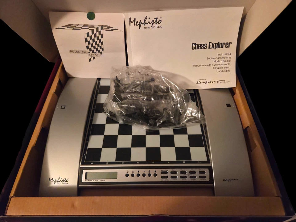 Juego de ajedrez electrónico Saitek Mephisto Explorer probado funcionando Kasparov  Foto 3 de 4
