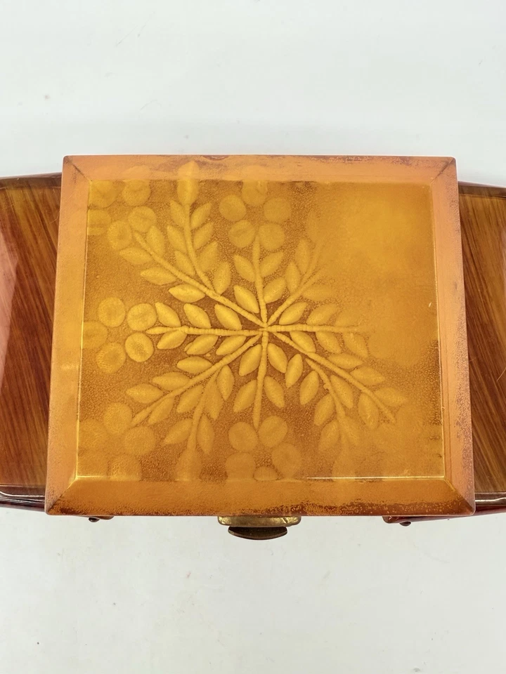 Vintage 1950s Bakelite Caramel Brown Striped Handbag Purse Reverse Carved Top - Image 3 of 4