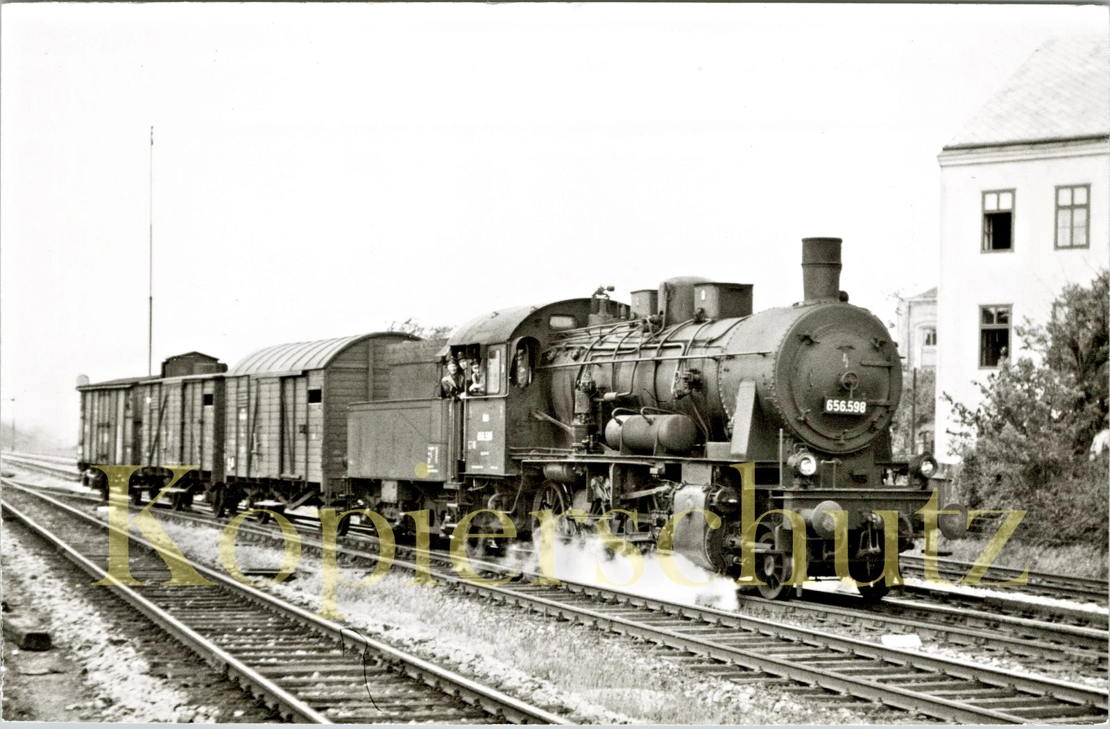 Foto - ÖBB 656.598 (ex BBÖ/DRB 56 598) in Wien-Simmering 1954 - Bild 1 von 1