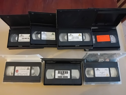 Elvis Presley lotto di 7 cassette VHS con custodia - Foto 3 di 5