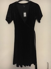 Brand New Black Velvet Wrap dress New look Size 8 