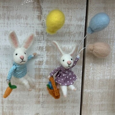 2x Wool Felt Rabbit With Balloons Easter Decorations Hanging Gisela Graham Bunny