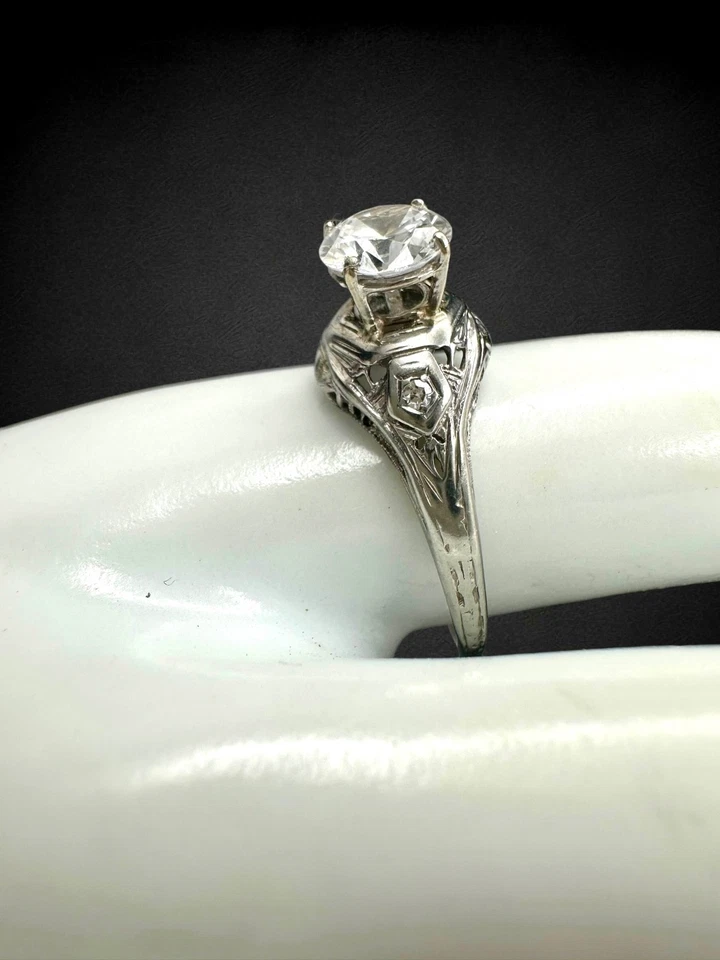 18K White Gold Cardinal Filigree Ring Glass Solitaire Tiny Diamonds Sz 9.5 2.6g - Image 2 of 4