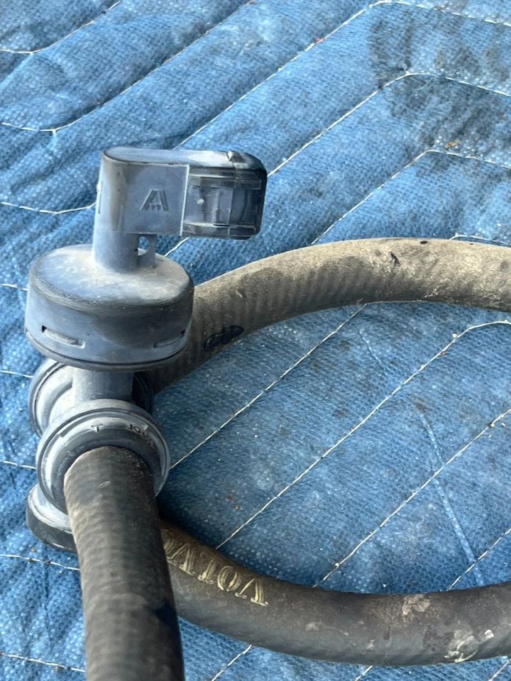 Tubo de manguera de vacío de refuerzo de freno Volvo S60R V70R 2005-2007 30645444 OEM #3021EM Foto 3 de 4