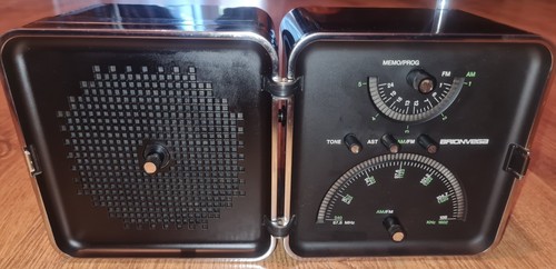 BRIONVEGA TS522 - AM/FM - Genuine/Retro/Vintage/Collectable - Working Great - Picture 2 of 11
