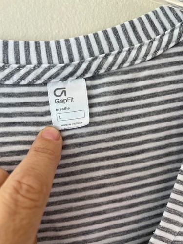 KONVOLUT 2 GapFit Gr. L Shirt V-Ausschnitt Stretch Pullover Freizeit Bluse Top - Bild 4 von 12