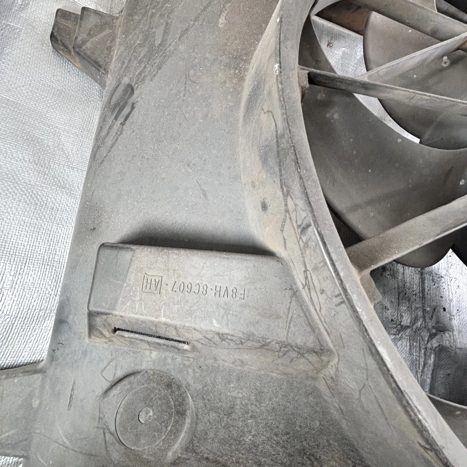 Conjunto de ventilador de refrigeración del motor Lincoln Town Car 1998 F8VH-8C607-AH fabricante original Foto 4 de 4