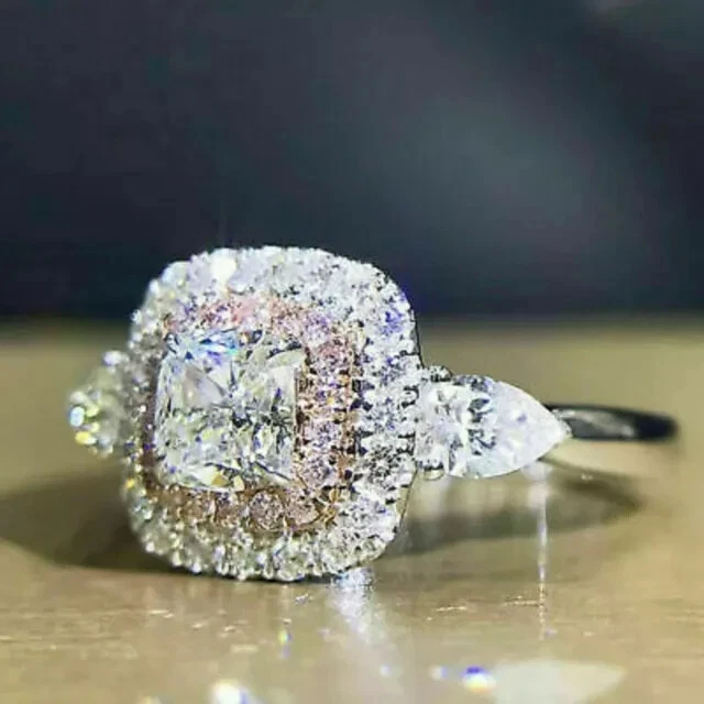 Alianza de boda de zafiro rosa de corte cojín creada en laboratorio de 2,50 quilates enchapada en oro blanco de 14 quilates Foto 3 de 4