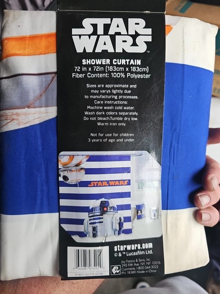 Cortina de ducha de poliéster a rayas Star Wars R2-D2 y BB-8 72" X 72"  Foto 2 de 2