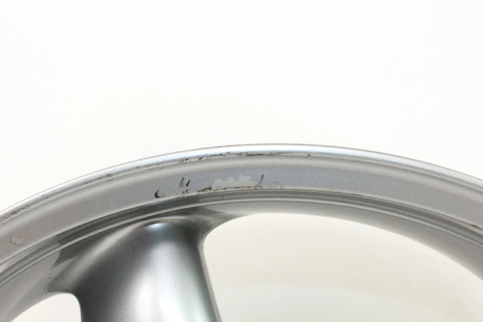 Задний обод колеса 2006 06 Triumph Dayona 955i 955 - Изображение 2 из 4