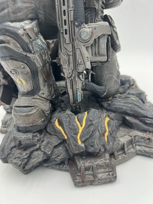 Gears of War 3 Marcus Fenix Collectors Figure Limited Edition