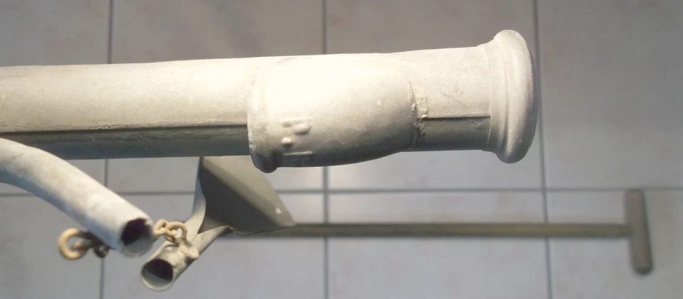 Collections vin ancienne pompe dite à sabot en zinc pour traiter les vignes - Photo 3/4