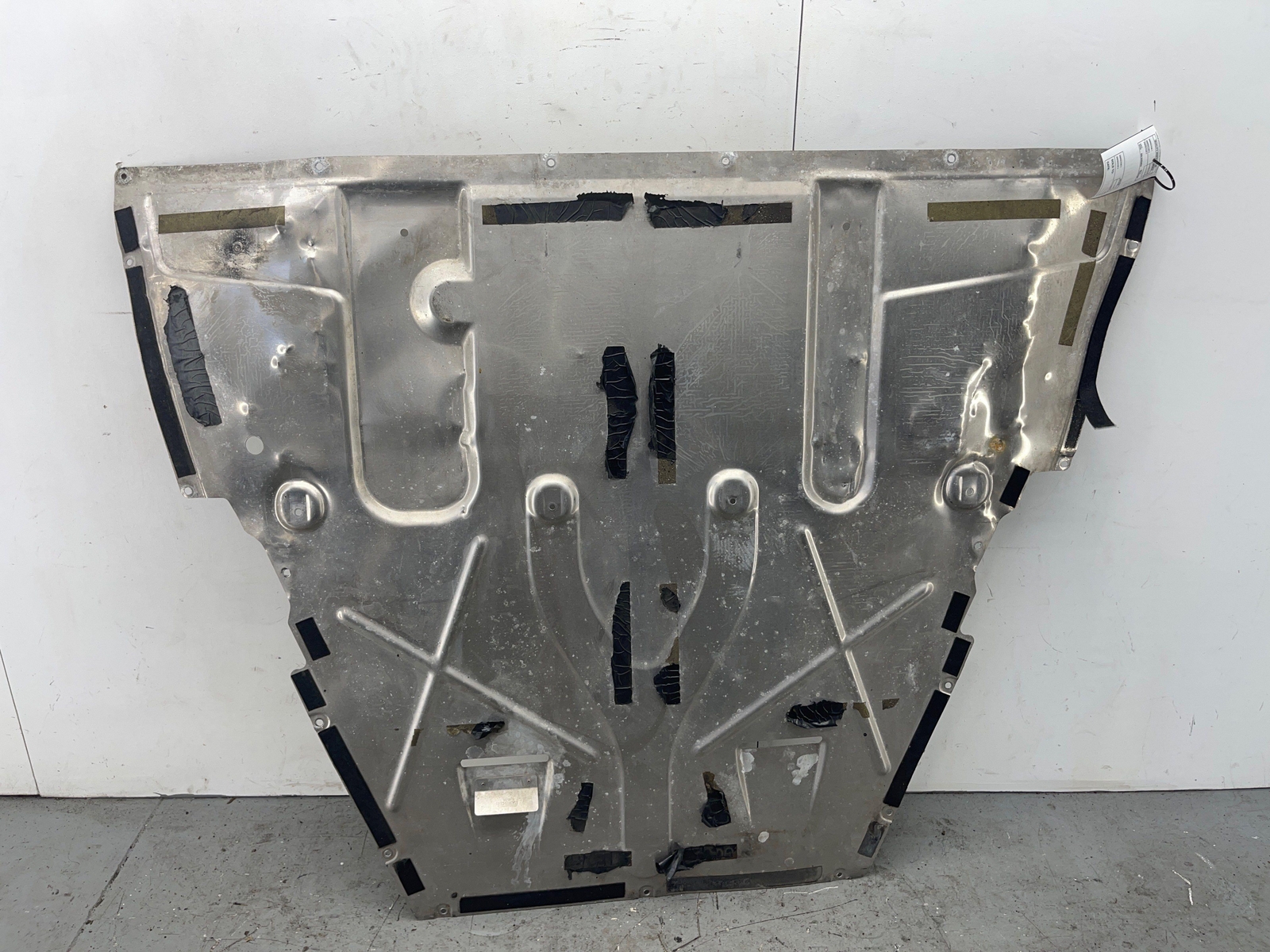 2020-2023 MCLAREN GT REAR UNDER ENGINE UNDERTRAY SPLASH SHIELD *DENTED* OEM 2021