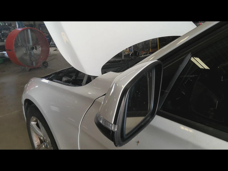 Espejo de puerta izquierdo usado se adapta a: BMW 328I Power Sdn 2014 desde 1/13 con marcha atrás automática Foto 2 de 4