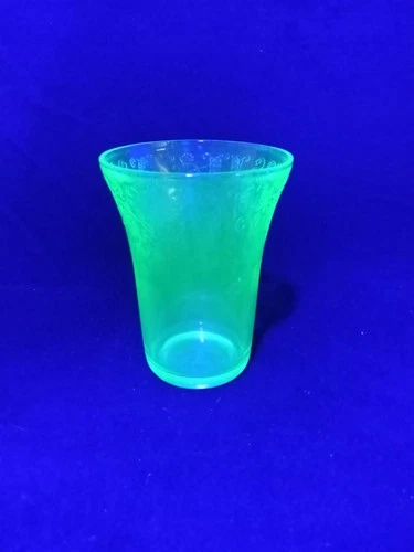 Vintage Green Depression Glass Tumbler - Floral Etched Pattern - 1930s - Glows