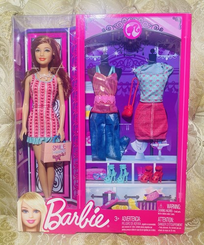 2012 Barbie Fashion Doll - Hispanic Model TERESA with Extra Outfits N8820 - Picture 1 of 5