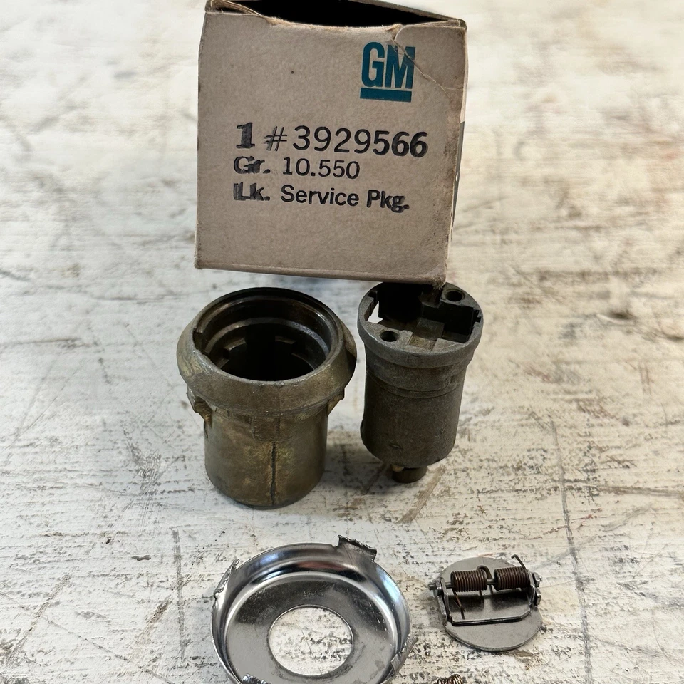 Nuevo kit de cilindro y estuche de cerradura de puerta OEM GM 3929566 1972 Oldsmobile Toronado 72 Foto 2 de 4