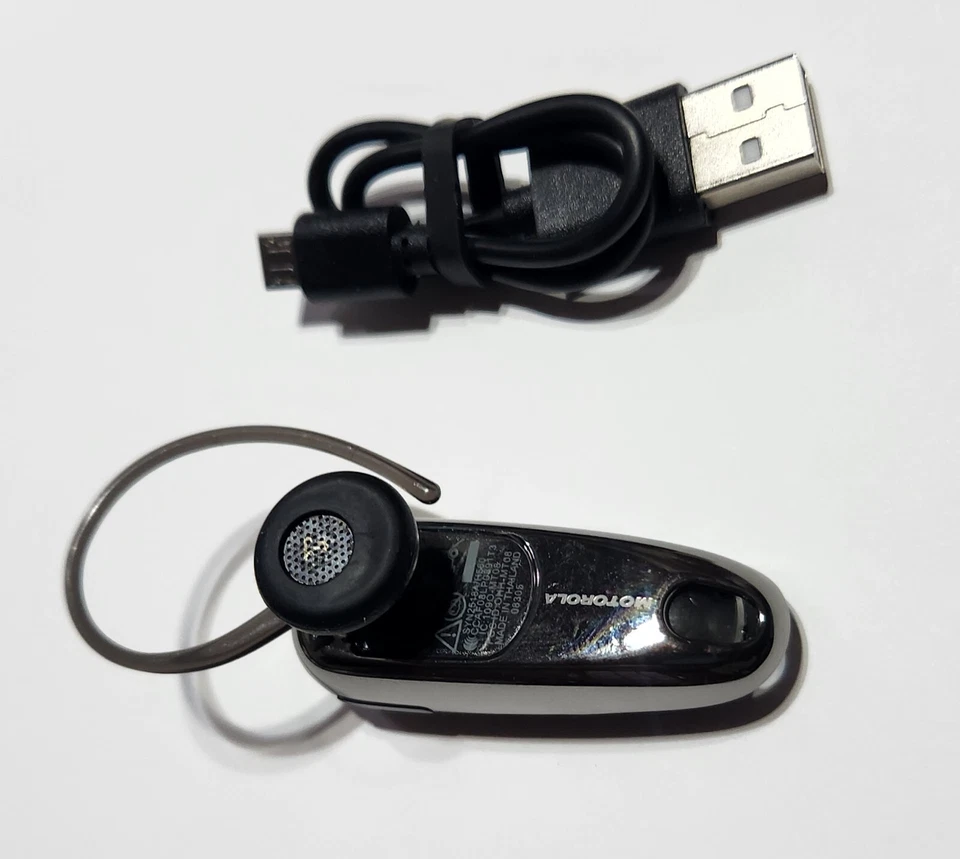 Original Black Motorola H560 Bluetooth Wireless Headset with Cable in Bulk Pkg - Image 4 of 4