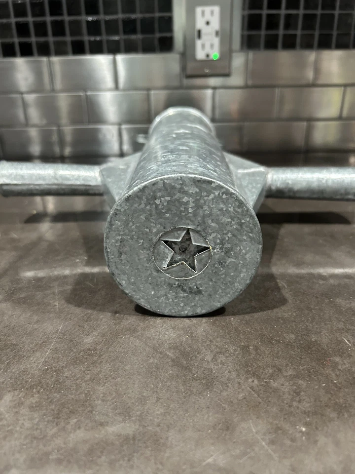 "Prensa de pastelería de galletas de hojalata y émbolo de metal decorador hornear primativo de colección 13x12""" Foto 3 de 4