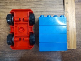 LEGO Duplo Lot Red Car Vehicle Base 4x 2x4 Blue Blocks B17