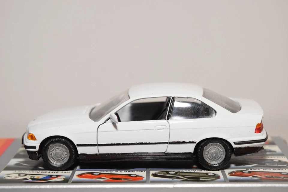 A80 1:43 GAMA 1021 BMW 325i 325 i cupé blanco sin usar, en caja 3 Foto 3 de 4