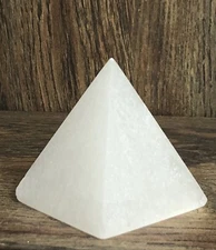 Selenite Pyramid Meditation Crystal Stone Reiki Chakra Energy Generator Healing.