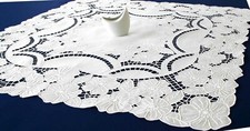 Richelieustickerei Handarbeit 85x85cm :  Harmonie oder Rosengirlande.