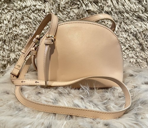 Banana Republic brzoskwiniowy różowy (cielisty) skórzana torba crossbody - Zdjęcie 1 z 8