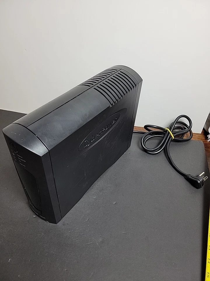 CYBER POWER 900VA 8-Outlet UNINTERRUPTABLE Power - Image 3 of 4