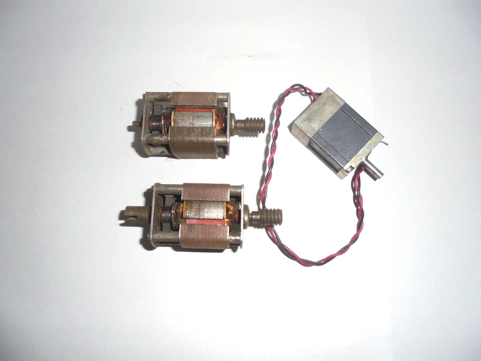 STANDARD OR O GAUGES TRAINS THREE ENGINE MOTORS - Image 3 of 3