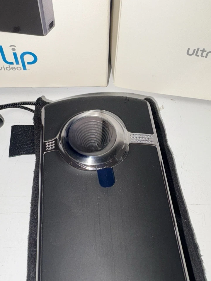 Flip UltraHD U2120B Video Camera 8 GB 2 Hours - Model U212OB Brand NEW Open Box - Image 4 of 4