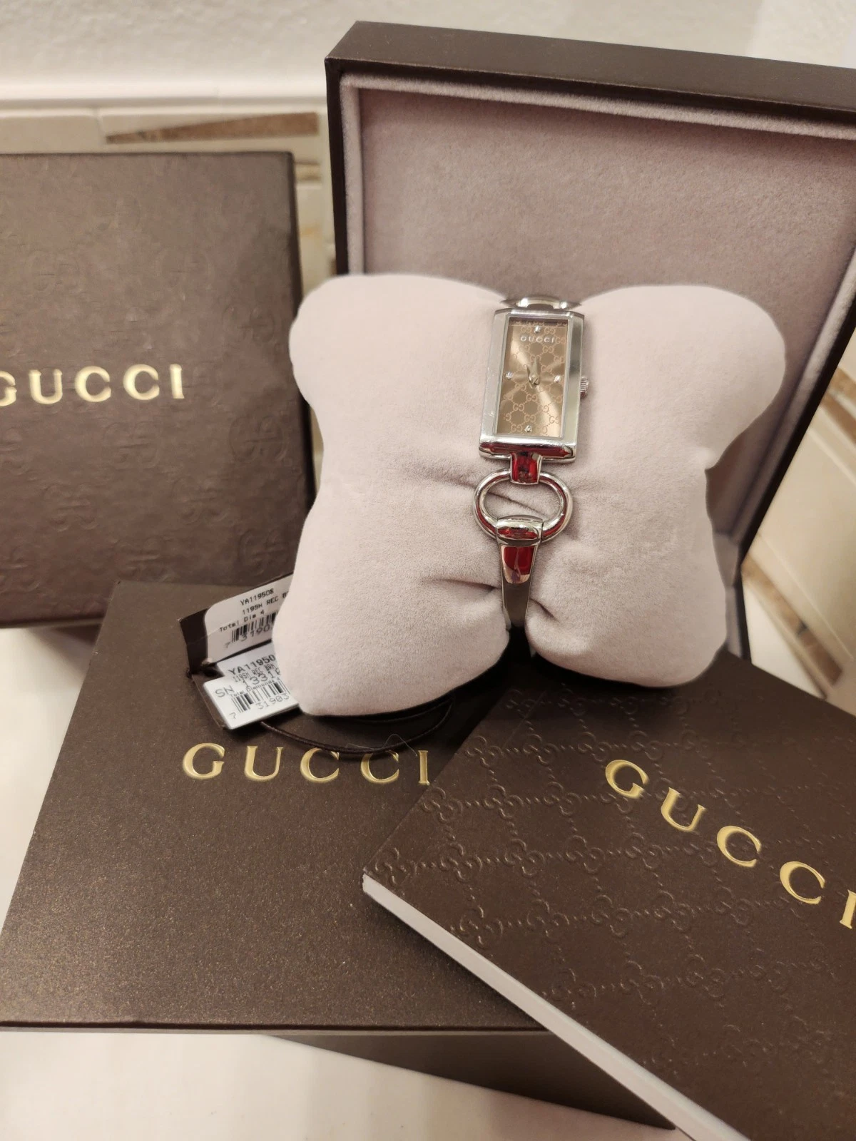 Montre à quartz pour femme GUCCI Tornavoni YA119508 119 en acier inoxydable 214810377223