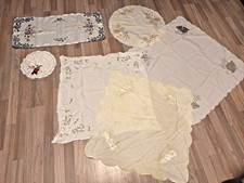 6 Stk. kleinere Tischdecken / Tischläufer weiß/ beige Weihnachten mit Stickerei