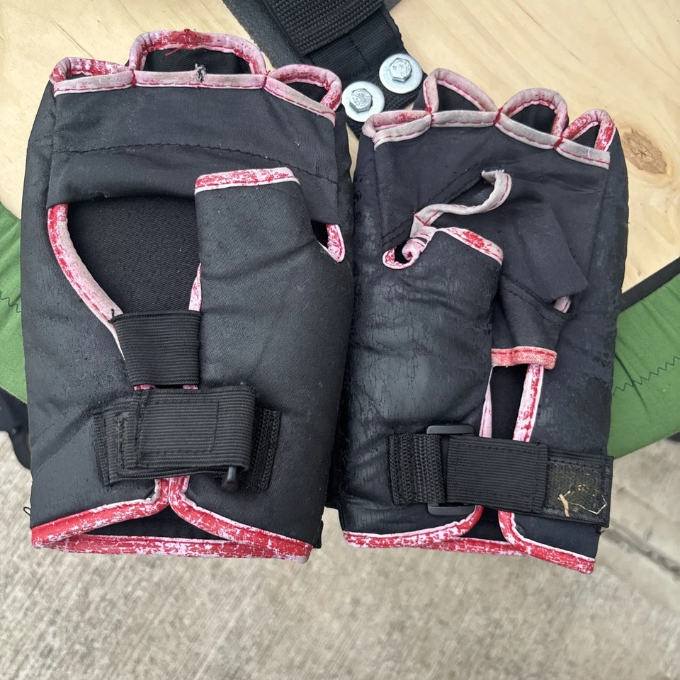 Wii Knockout Boxing Gloves Compatible with Wii Remote Controller, Black Red - Image 2 of 2