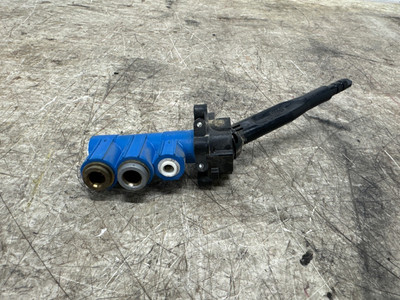 Mack Bendix TCS-9000 Trailer Brake Valve 5015466 From 2013 CXU613