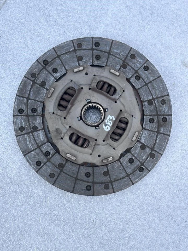 2001 2002 2003 2004 TOYOTA TACOMA CLUTCH PRESSURE PLATE AND DISC 4x4 3.4L 6 CYL - Image 2 of 4