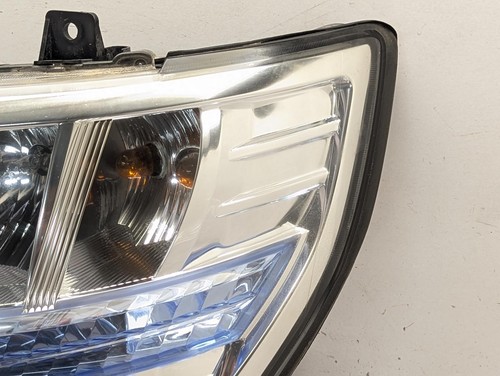 NISSAN ELGRAND MK2 E51 FACELIFT 2002 - 2009 LEFT HEADLAMP BLUE STRIP 84226 - Picture 4 of 12