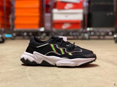 ozweego black size 6