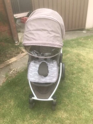 strider compact capsule on bottom