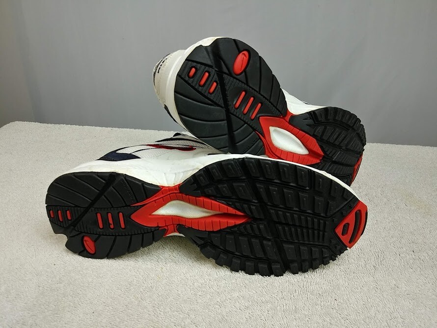 Vintage Nike Air TIAGO, size 10.5, great condition Vintage Nike AIR TIAGO Men main image 4