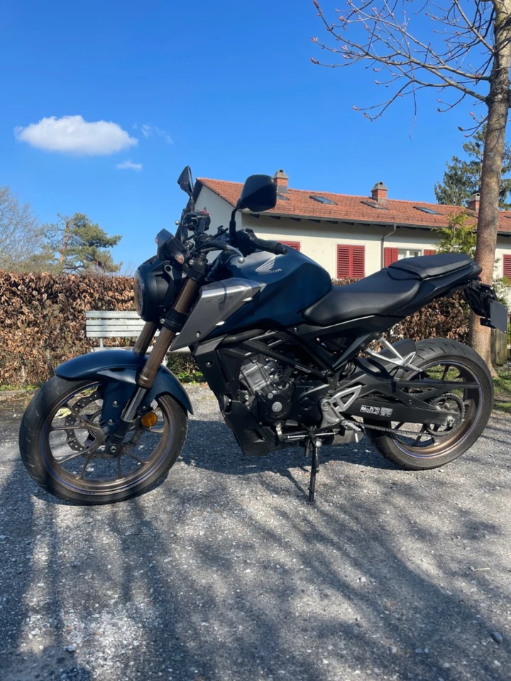 Honda CB125R Blau - gebrauchtes Motorrad - Bild 2 von 4