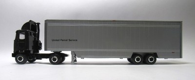 UPS United Parcel Service 40' Drop-Frame FEEDER TRUCK 1:42 Hermann Marketing
