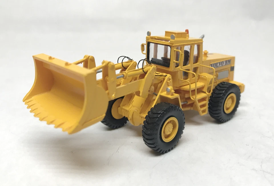 HO 1/87 Volvo BM 1641 Loader - Ready Made Resin Model by Fankit Models - Image 2 of 4
