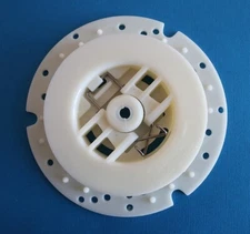 PAD RETAINER FOR VARIOUS WALK BEHIND SCRUBBERS, REPLACES MALISH CENTER LOK 3