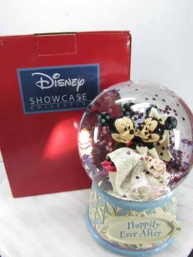 disney showcase collection mickey and minnie