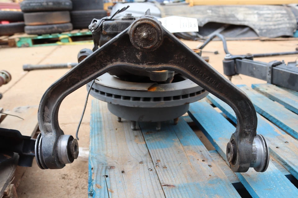 Chevy Silverado 2500 HD 2020-2023 4x4 eje delantero izquierdo nudillo rueda buje OEM Foto 3 de 4